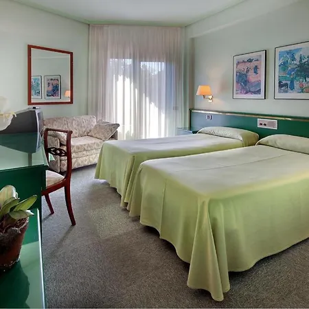 ホテル Rey Sancho Ramirez Somontano Sl バルバストロ