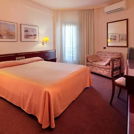 Szálloda Rey Sancho Ramirez Somontano Sl 3*