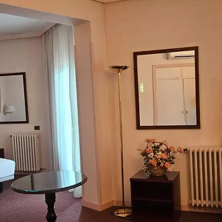 Rey Sancho Ramirez Otel Barbastro