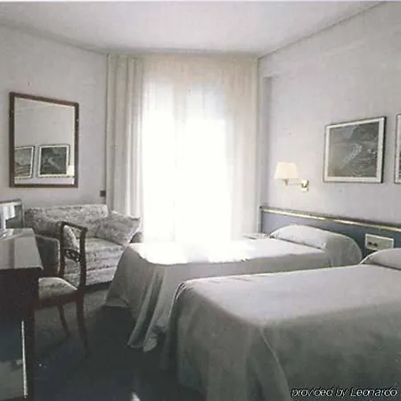 Rey Sancho Ramirez Somontano Sl 3*