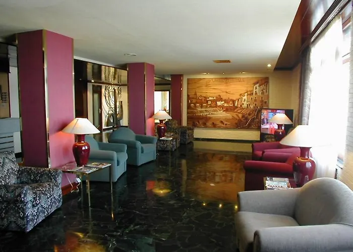 Hotel Rey Sancho Ramirez Somontano Sl 3*